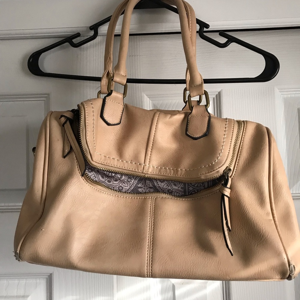 Tan tote